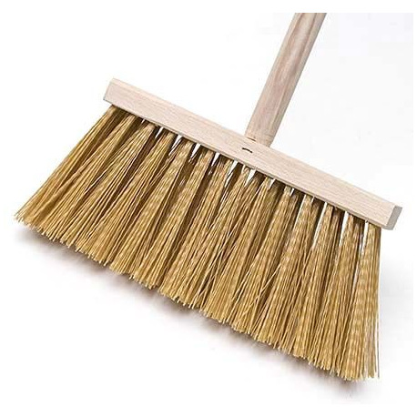 Koště chodníkové osazené